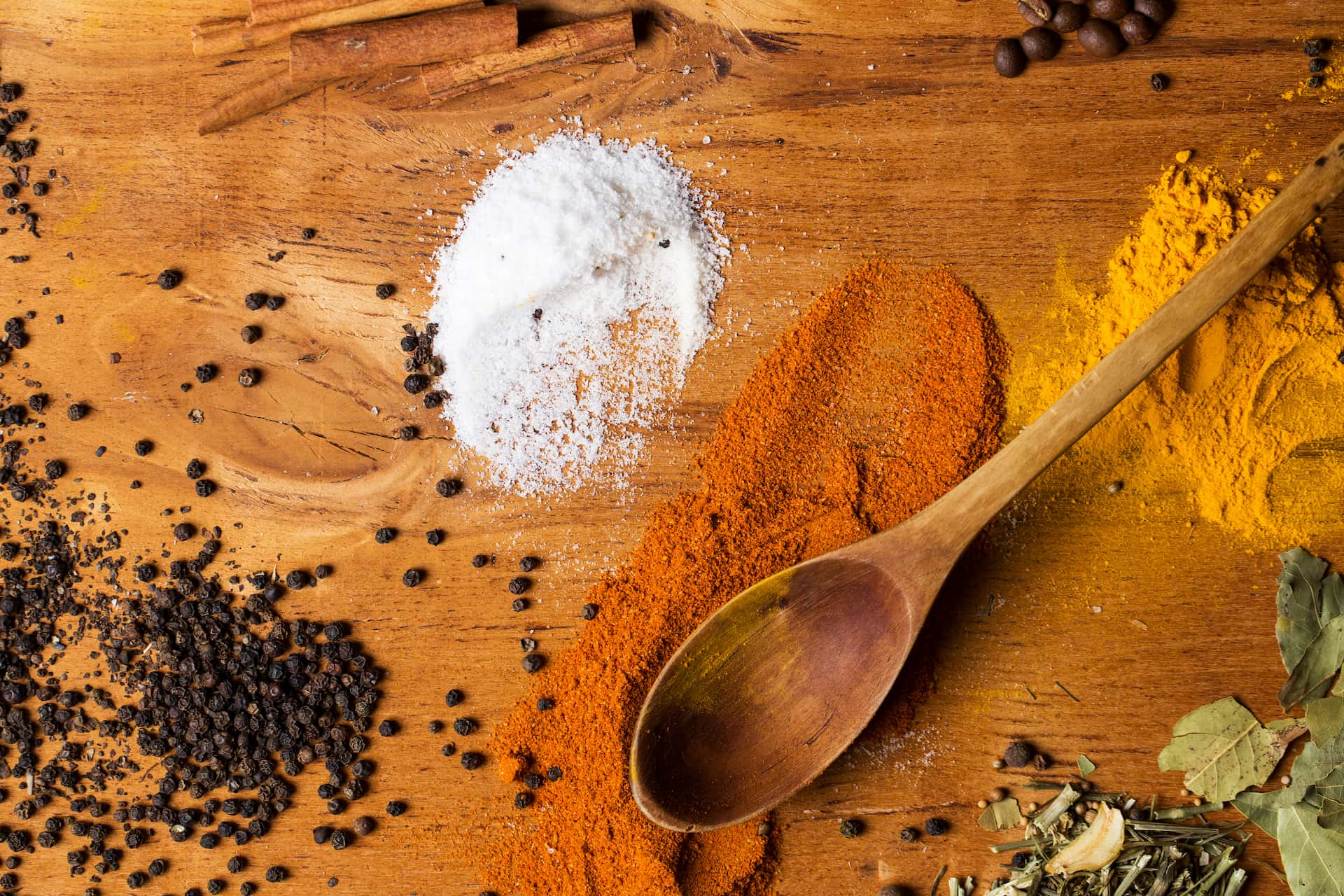 Le proprietà del curry: questo mix di spezie ci da una mano a migliorare la nostra salute