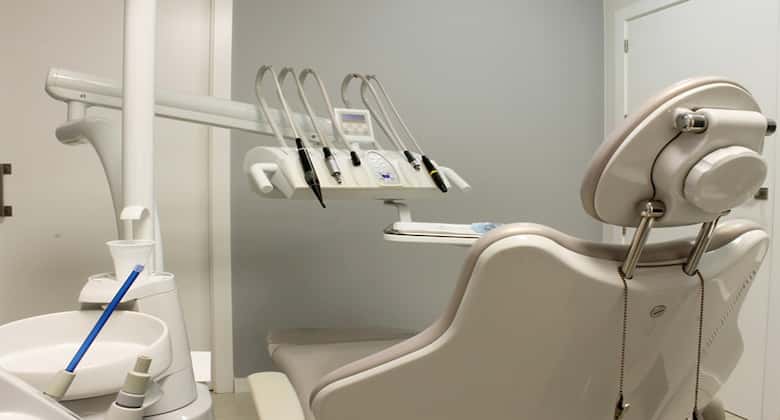 impianti dentali Roma, scome scegliere il professionista