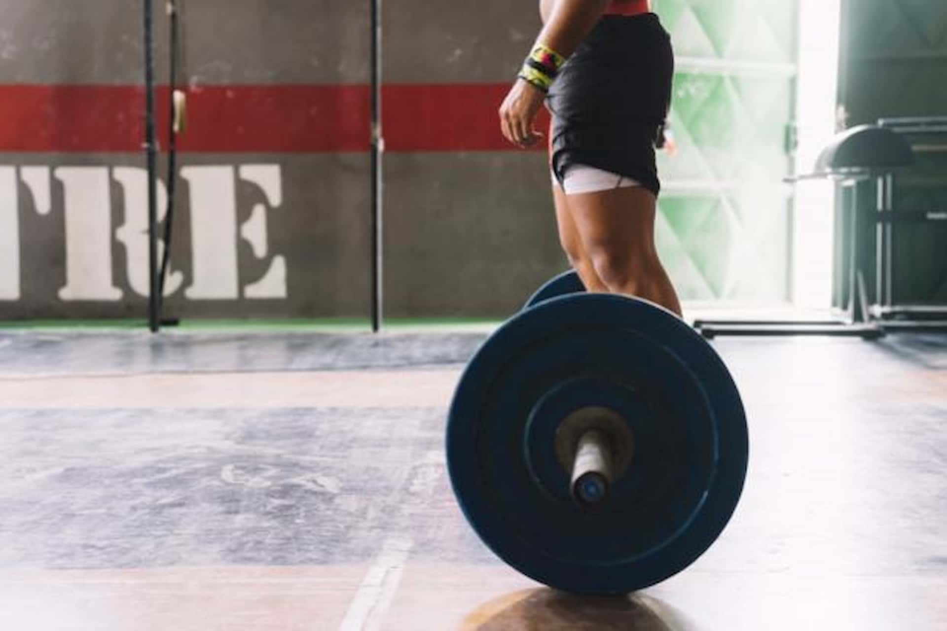 Il Crossfit è una disciplina che si basa su una serie di movimenti eseguiti ad alta intensità