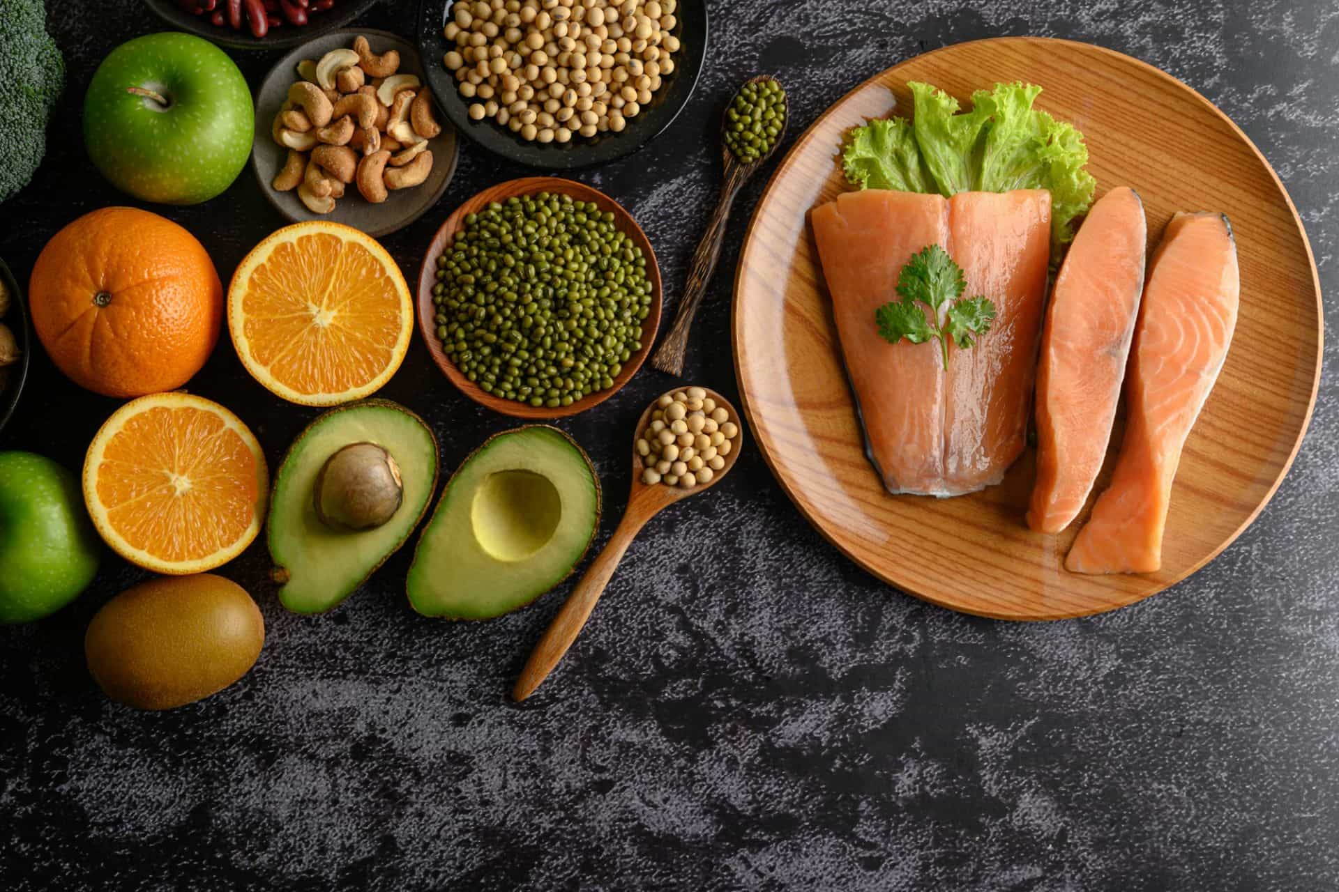 Immagine con alcuni alimenti ricchi di Vitamina D